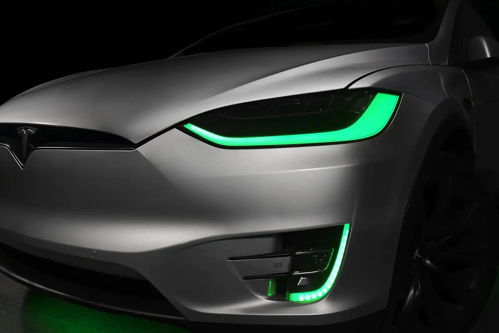 ORACLE Lighting 2016-2024 Tesla Model X Dynamic ColorSHIFT Headlight & Fog Light DRL Upgrade Kit - COMBO - Image 28
